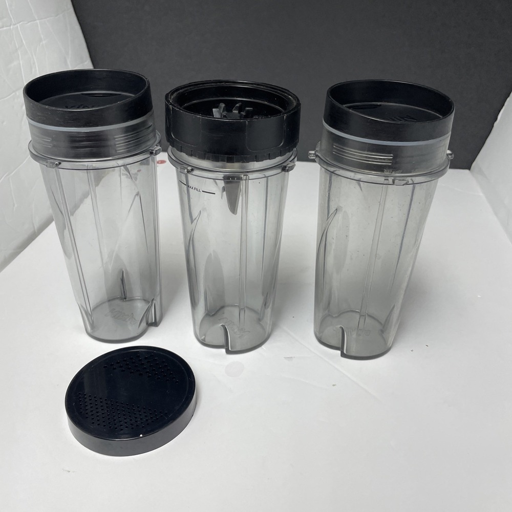 Ninja Blender BL780CO Single Serve 16 oz Blender Lot Of 3 Cups & Lid & Blade